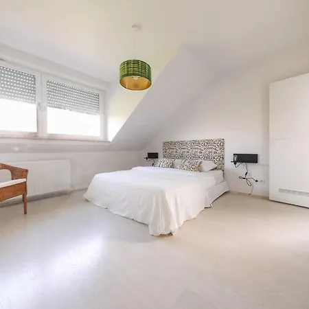 Neue In Der Naehe Von Trier *